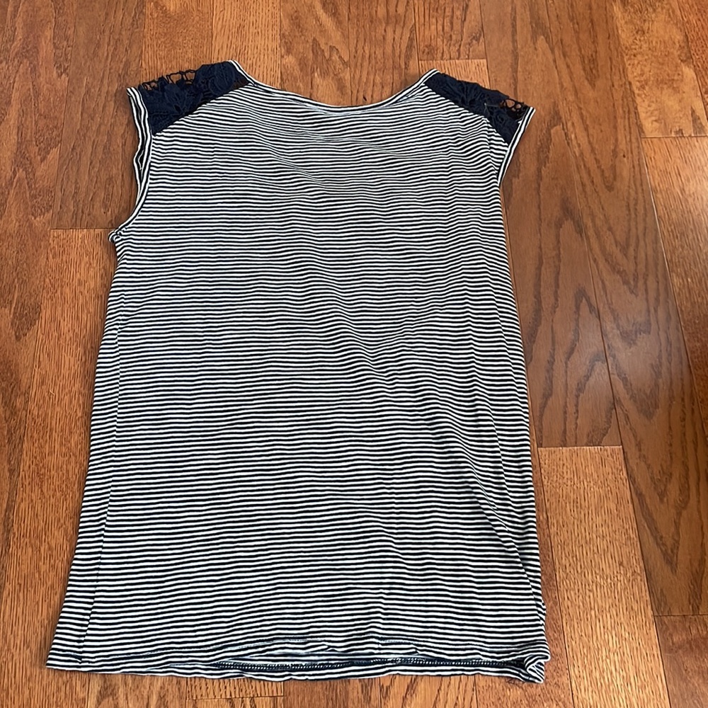Loft Tee - Picture 2 of 3